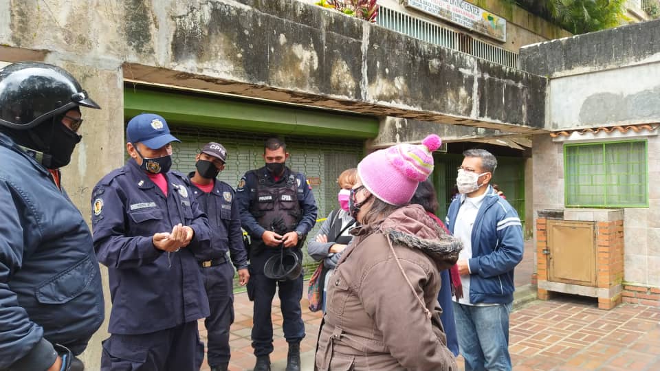 Vecinos de Los Helechos se blindan contra el Covid-19