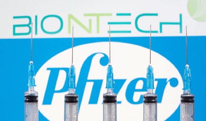 Pfizer-BioNTech dice que su vacuna tiene 100 % de efectividad en adolescentes