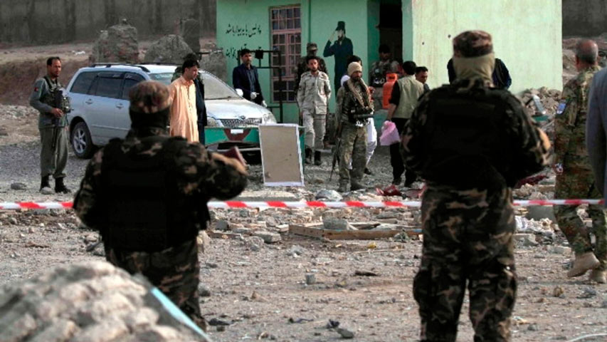 Tres muertos en un nuevo atentado con coche bomba en Kabul