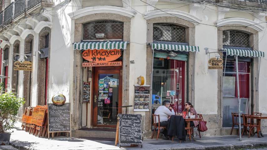 Brasil registra una leve desaceleración en la curva de contagio
