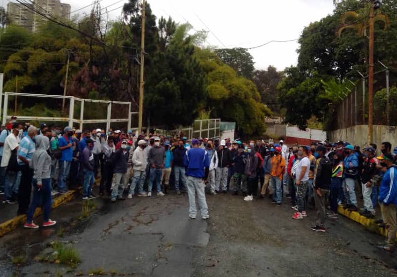 Trabajadores de la construcción piden retomar obras del Metro