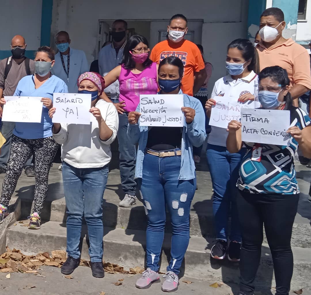 Trabajadores de la salud protestan por reivindicaciones salariales
