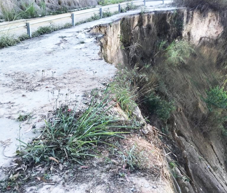 Denuncian colapso de vías públicas en San Antonio de los Altos