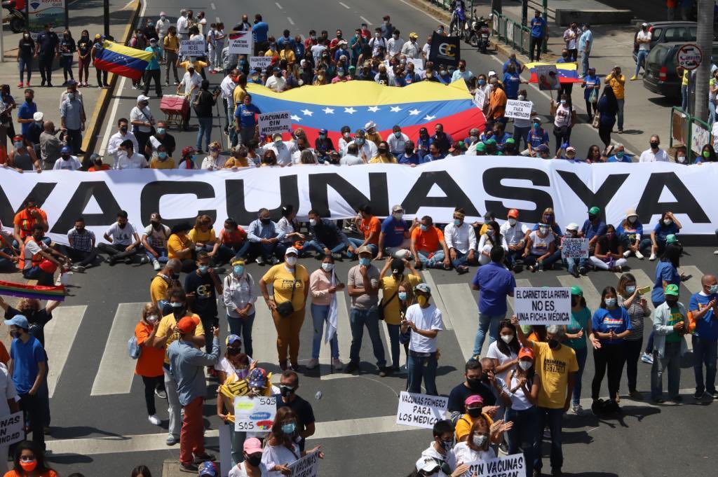 Vacunas ya, piden gremios de la salud