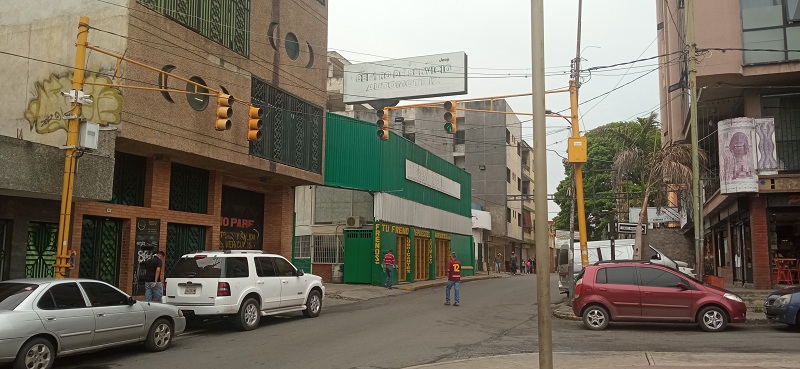 “Semáforos en calle Ribas no cumple ninguna función “
