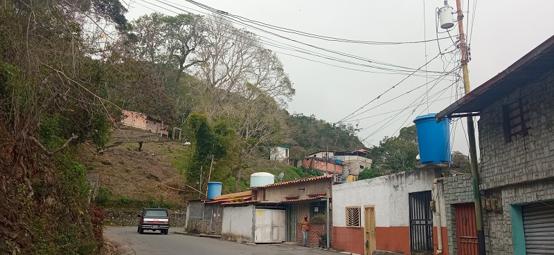 Cinco años sin alumbrado en Los Barriales