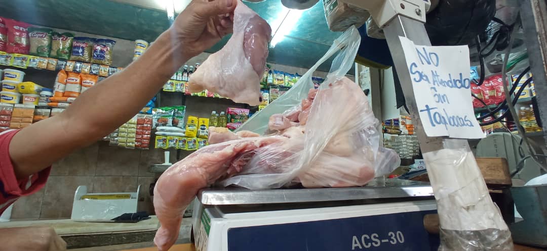 Precio del pollo casi se duplica en una semana