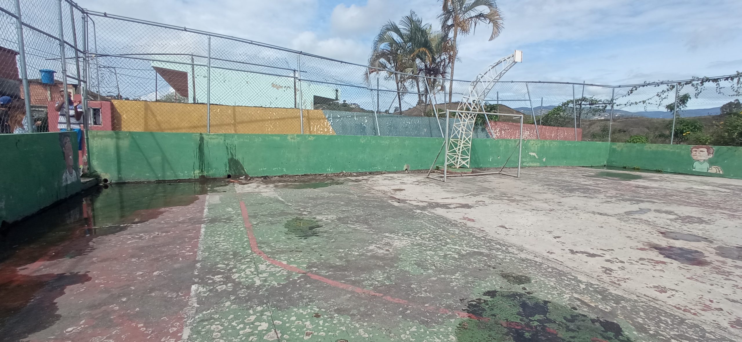 Piden recuperación de cancha de La Llovizna