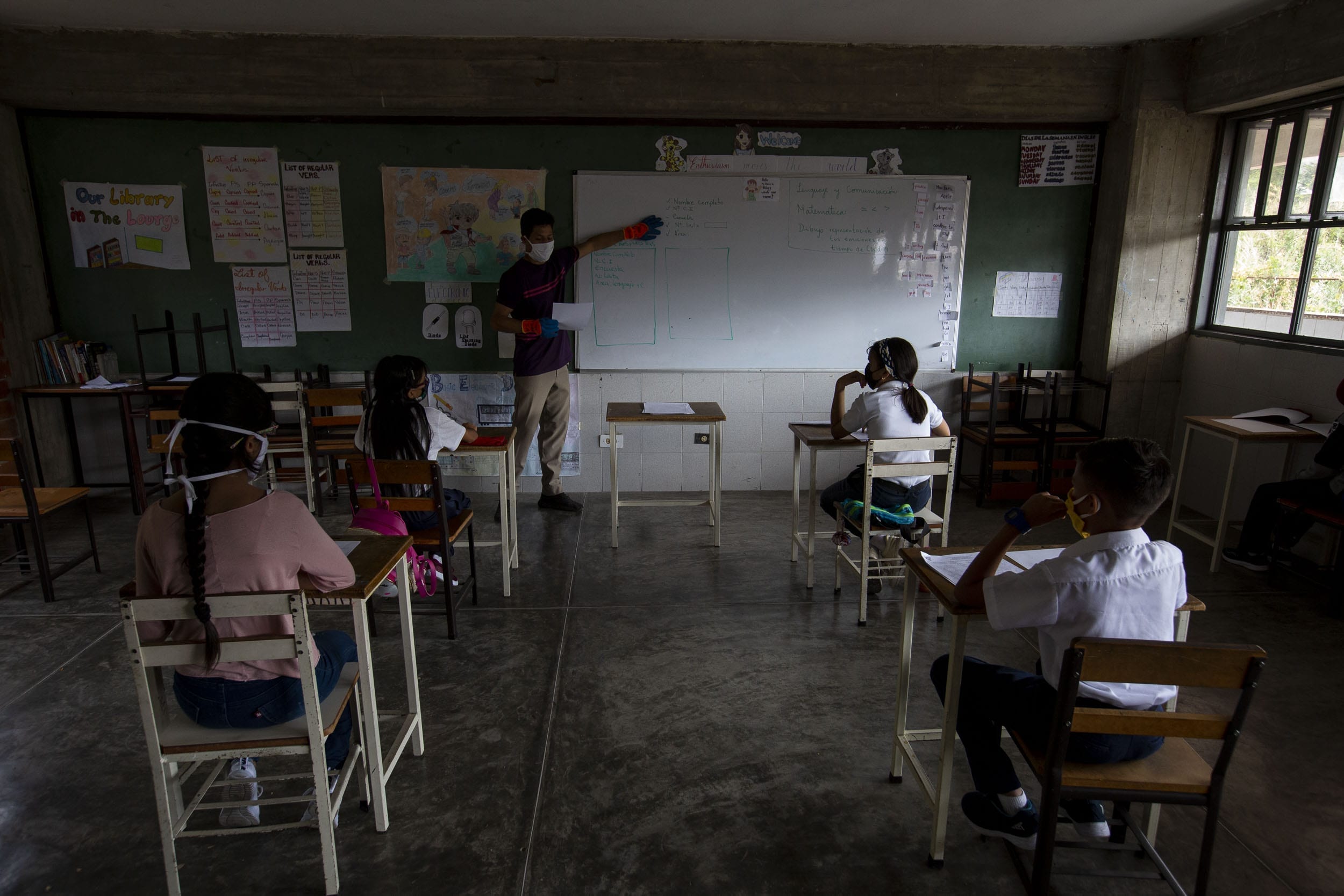 Estiman retomar las clases presenciales en el próximo año escolar