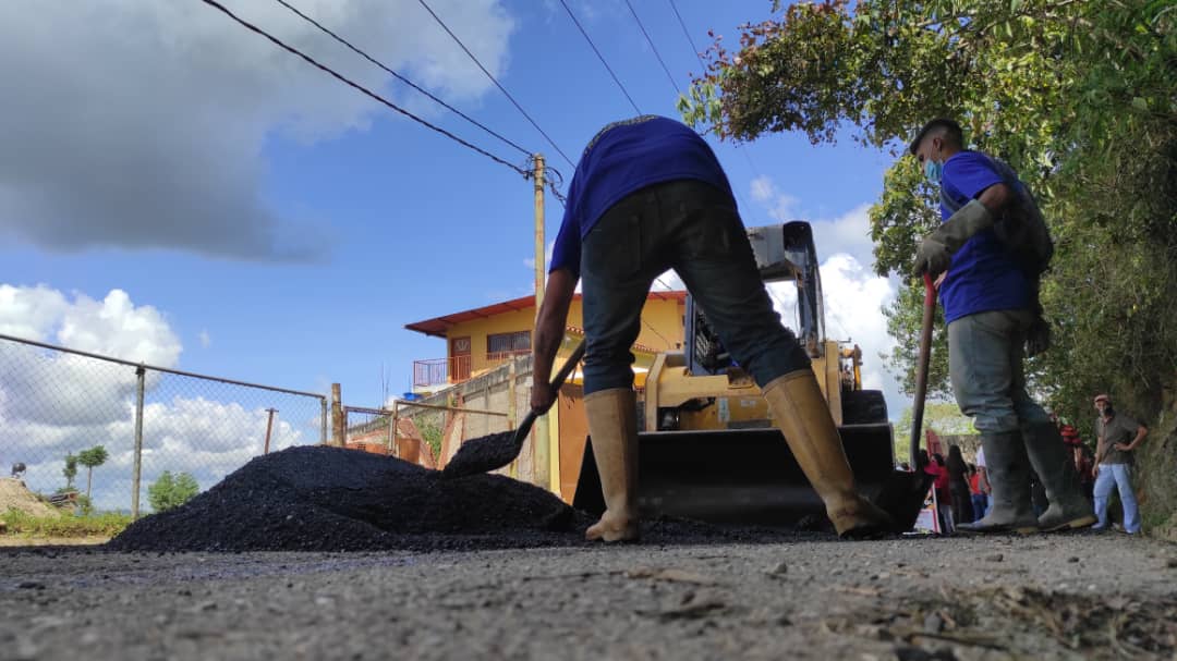 Arranca primera fase de pavimentación en vías agroturísticas de Altos Mirandinos