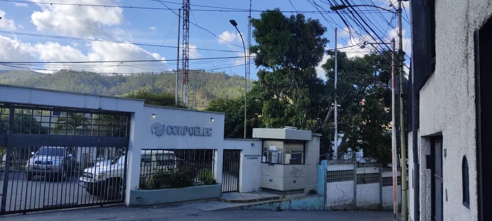 5 de 19 circuitos de subestación eléctrica están averiados