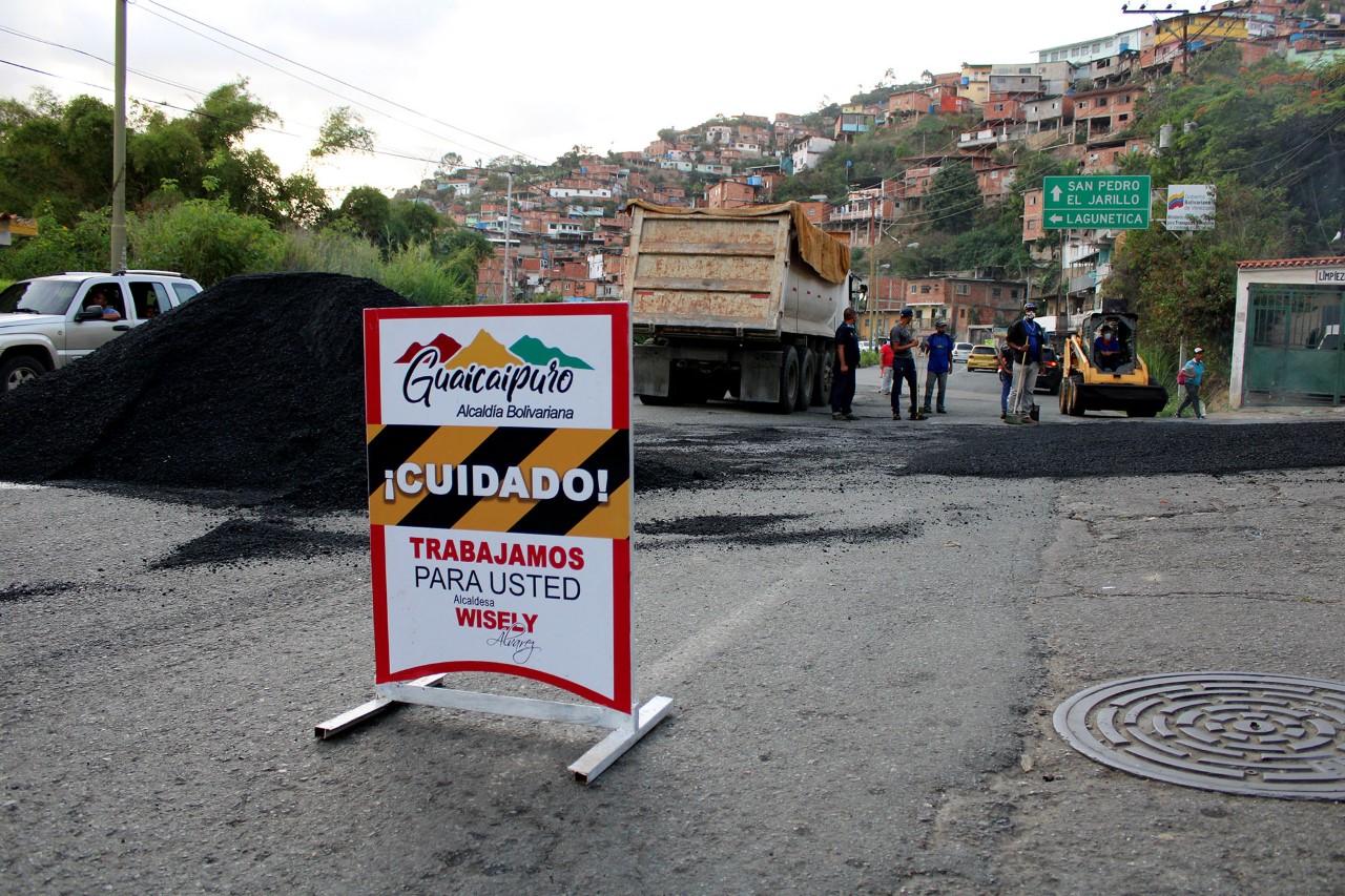 Aplican 75 toneladas de asfalto en José Gregorio y La Cascarita