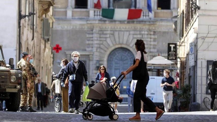 La mascarilla ya no es obligatoria en espacios abiertos en Italia