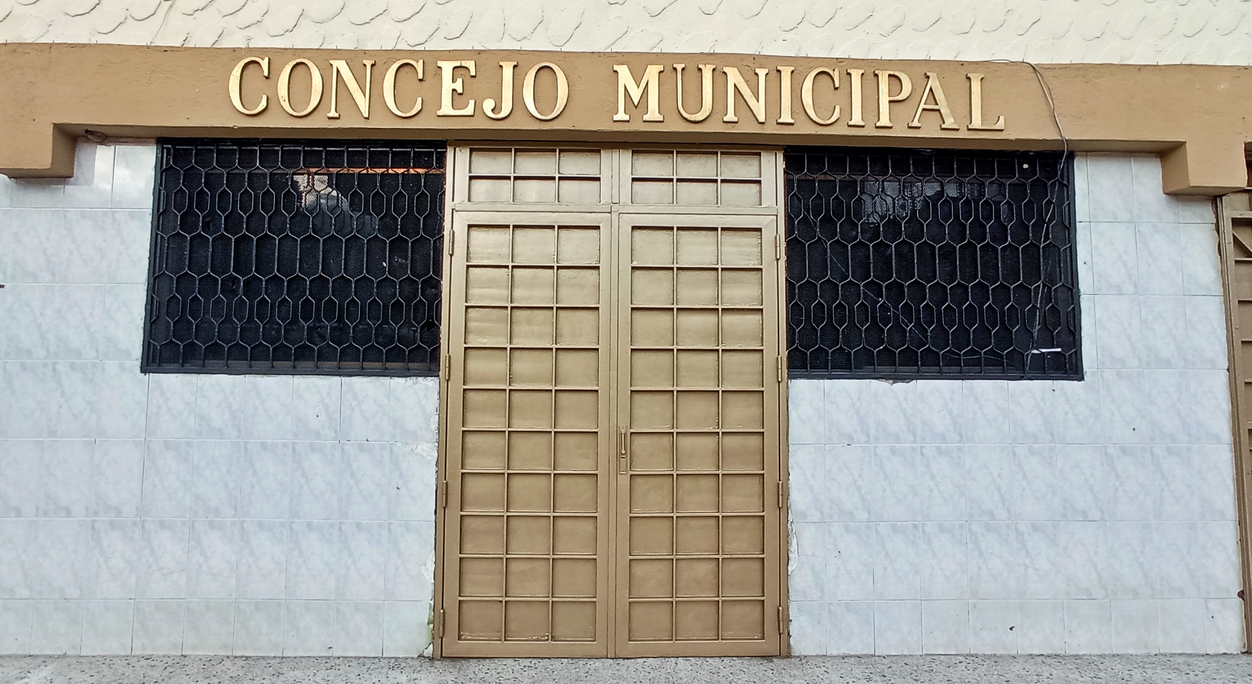 La Alcaldesa ya tiene sus “gallos” para el Concejo y el Clebm