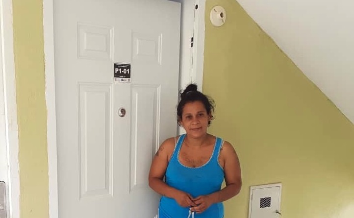 “La negra” cambia la calle por un apartamento