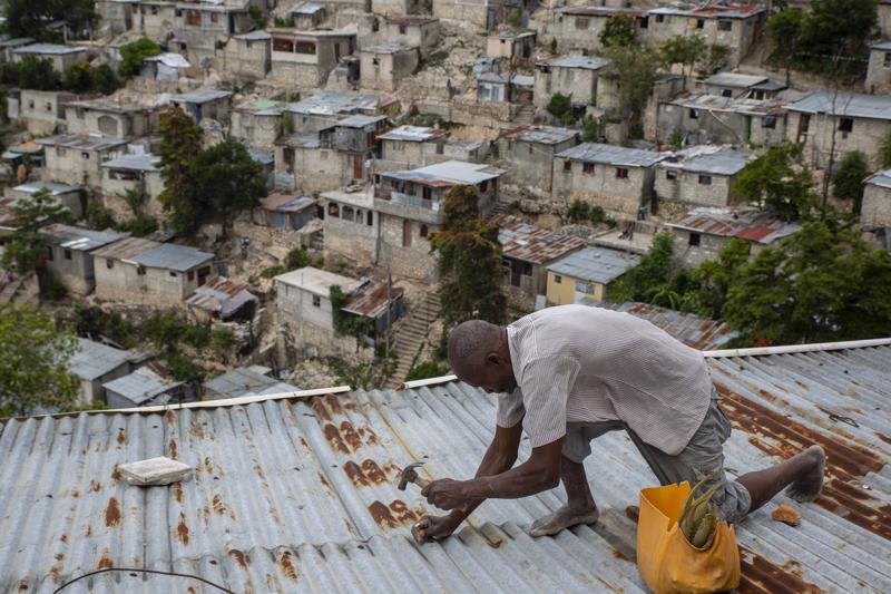 Elsa surca mares cubanos tras dejar 3 muertes en el Caribe