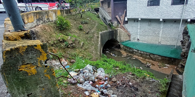 Piden ayuda para evitar nuevo desbordamiento de quebrada