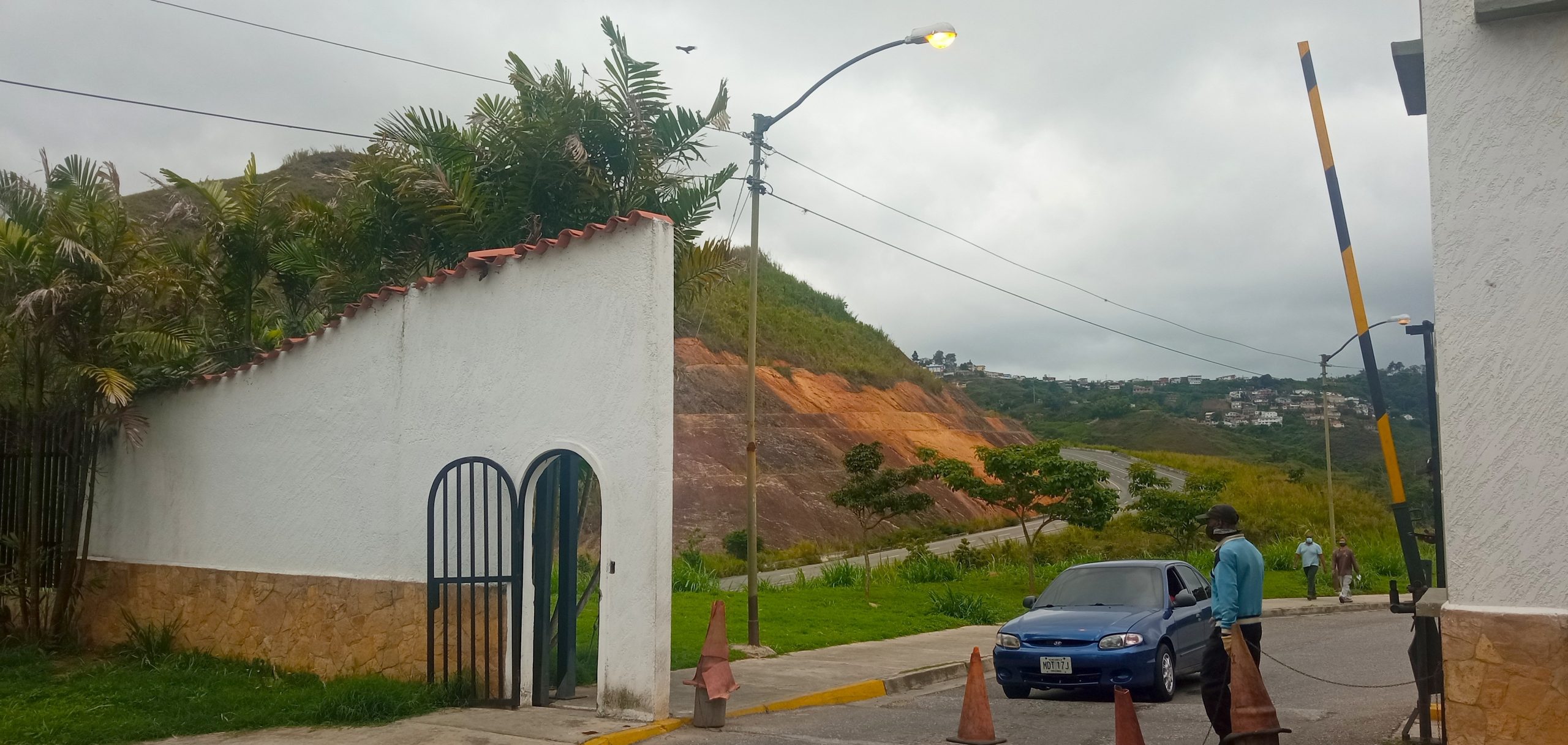 De 10 luminarias solo sirve una