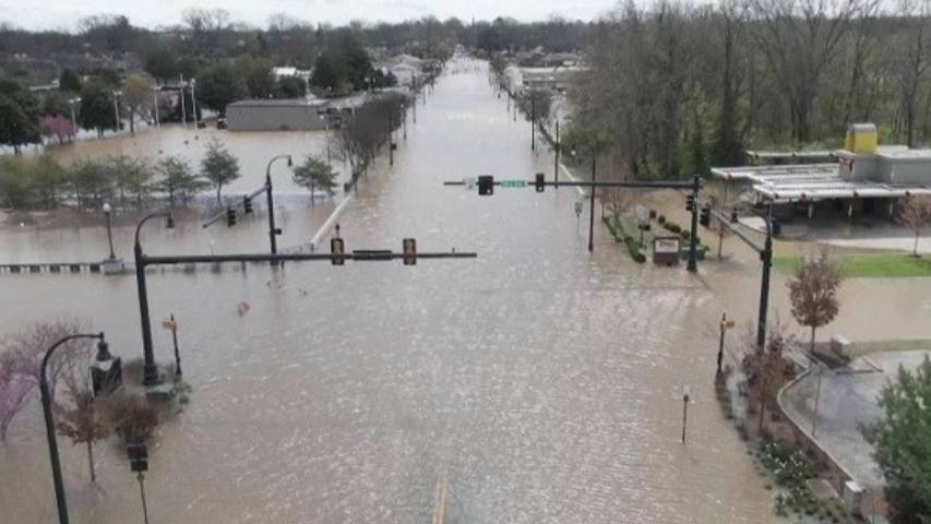 Al menos 16 muertos por devastadoras inundaciones en EEUU