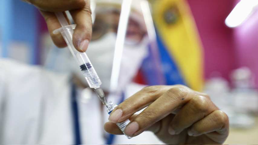 FMV pide al Ejecutivo presentar balance de vacunación