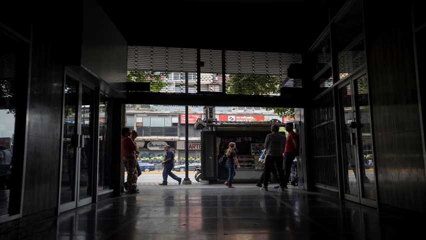 Miranda, Caracas y La Guaira sin luz por avería en Tacoa