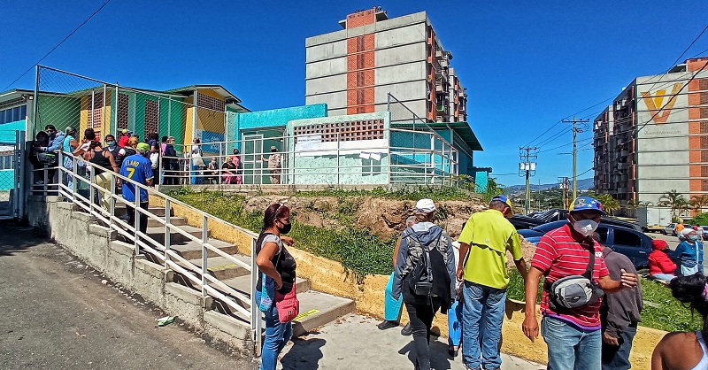 Concurrencia masiva en centros de votación de Carrizal