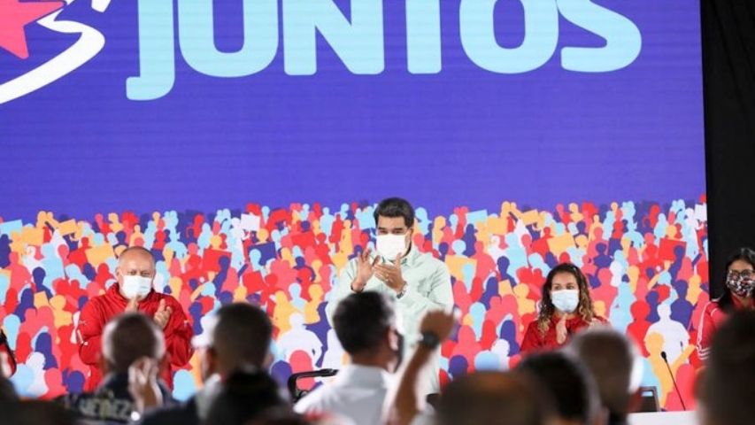Maduro: El diálogo en México es para la paz del país