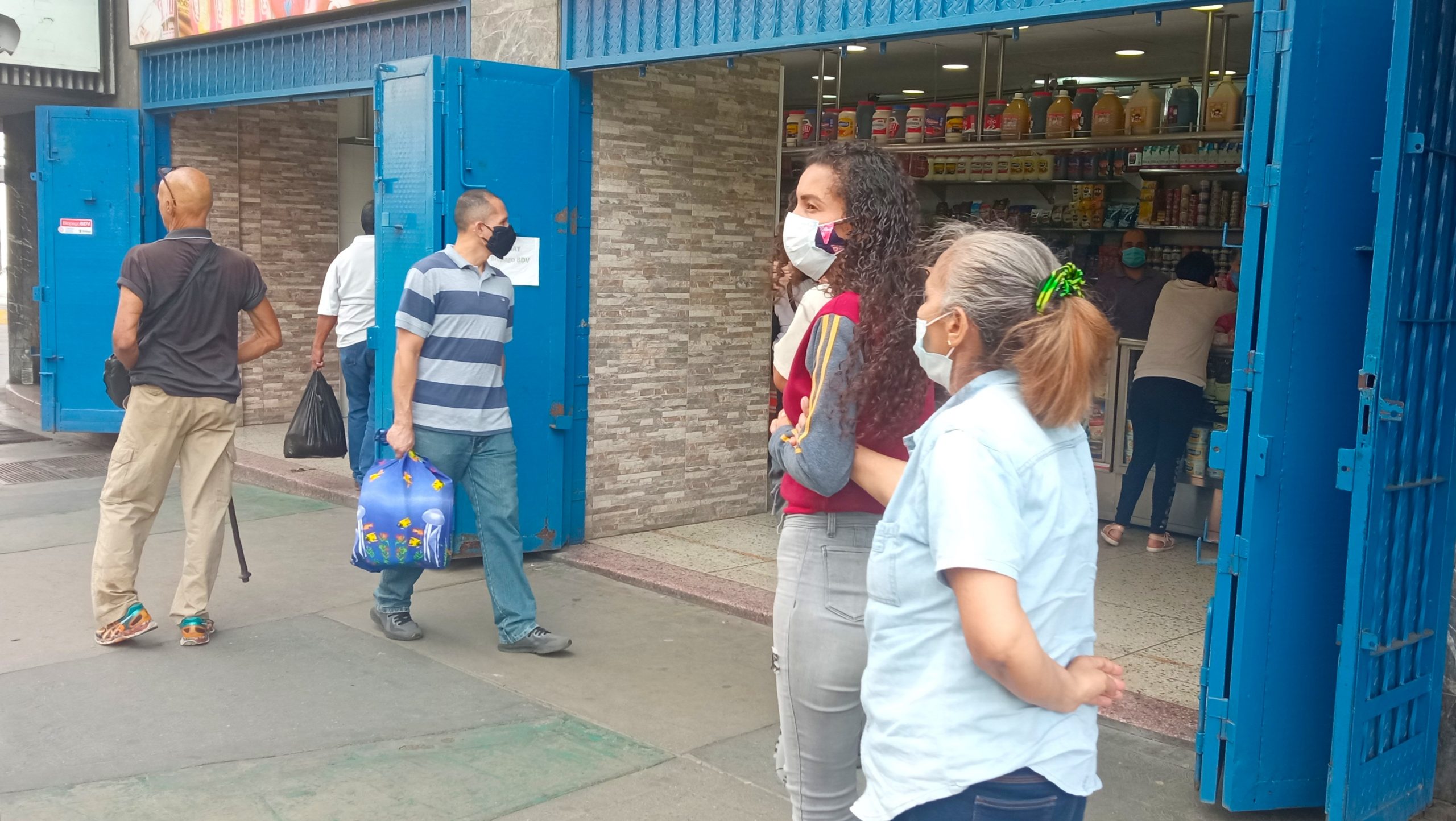 “Quitándole ceros al bolívar no se va a frenar la hiperinflación”