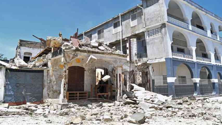 Haití eleva a 1.297 la cifra de muertes por el terremoto