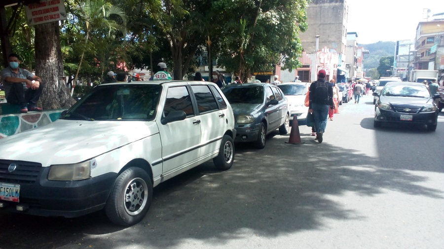Taxistas se adaptan a las plataformas digitales y al Bolívar Digital