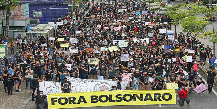 Exigen destitución de Bolsonaro