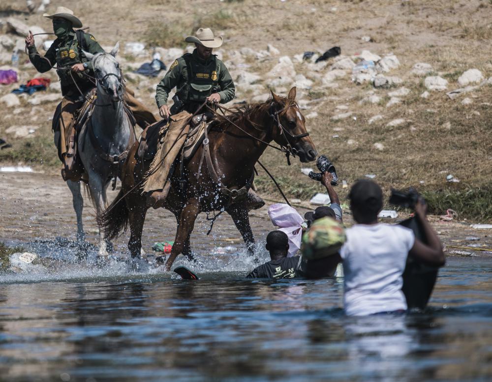 Haitianos identifican políticas racistas en trato migrantes