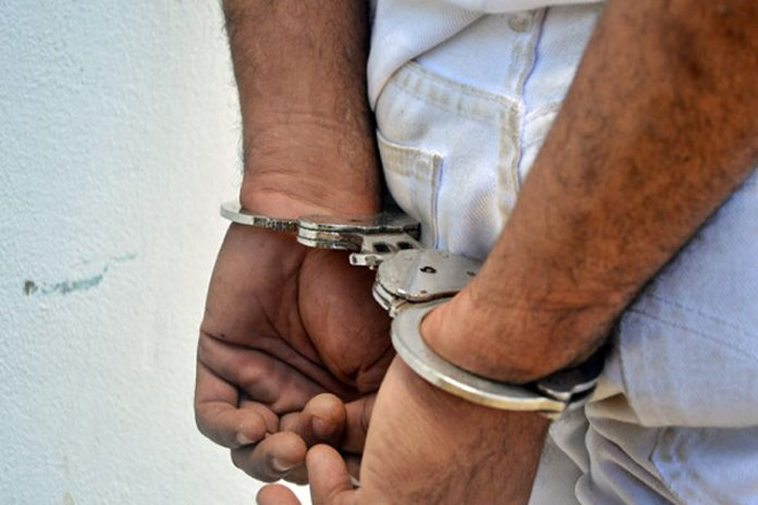 Mató a su papá y lo enterró en su casa