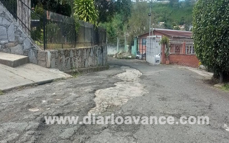 Más de una década sin asfaltar