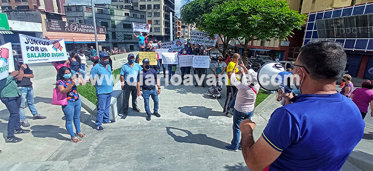 Docentes proponen un solo día de clases a la semana