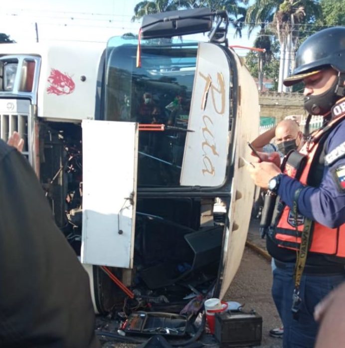 15 heridos deja choque de autobuses