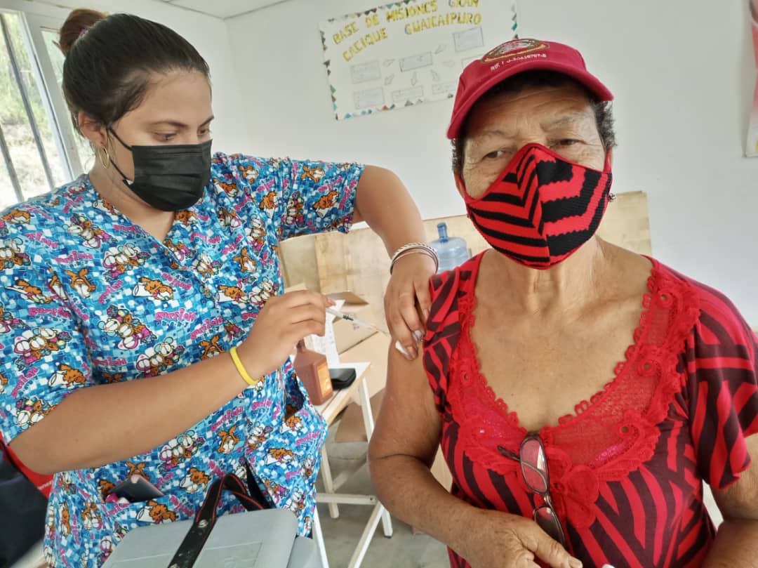 Vacunan contra el Covid a 150 personas en Altagracia