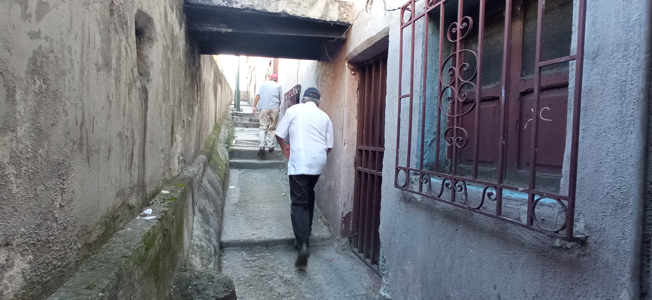 Alertan sobre ola de atracos en la calle Miranda