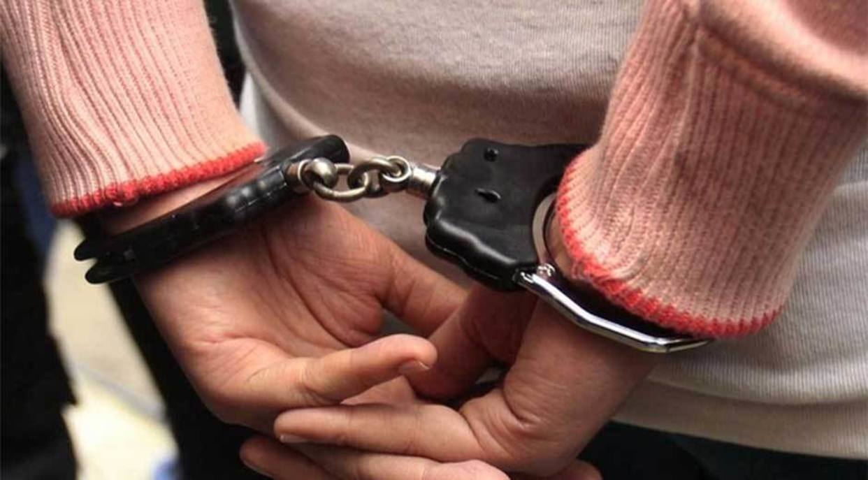 Dos mujeres detenidas por ultraje