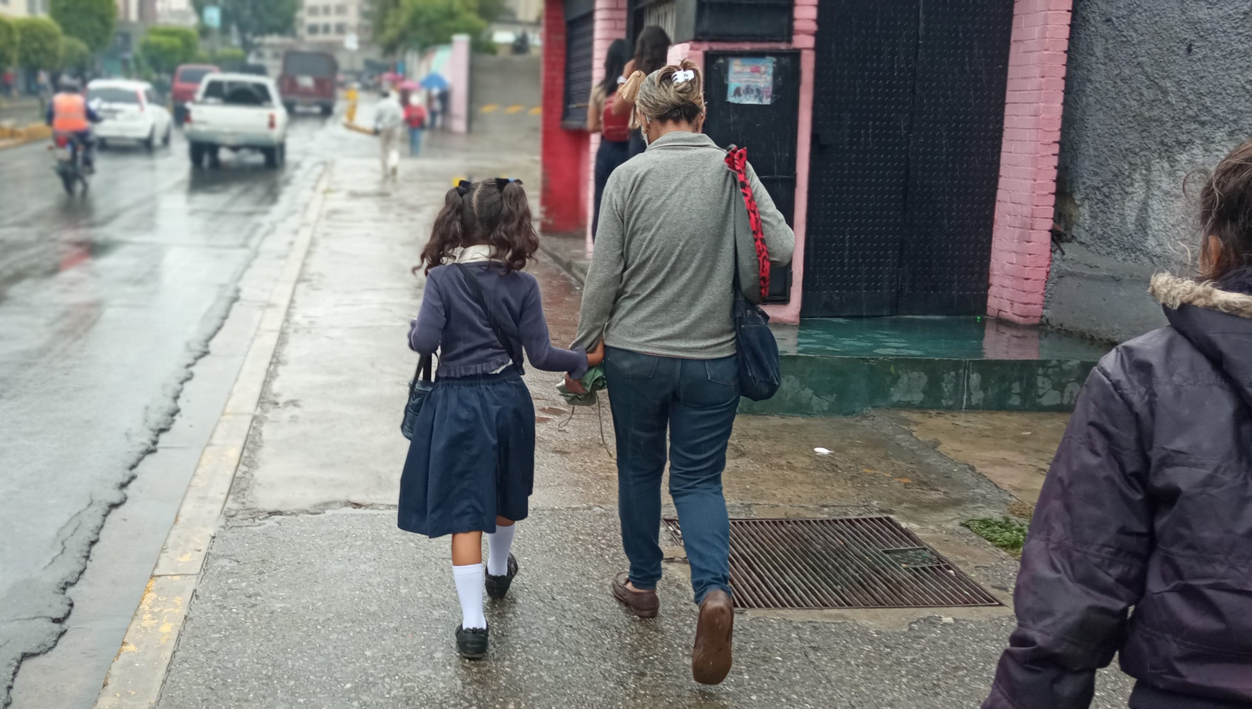 Estudiantes podrían tardar un tiempo en adaptarse a las aulas