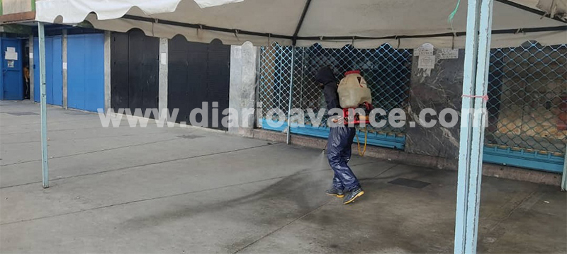 Desinfectan 52 comercios y espacios públicos en Los Teques