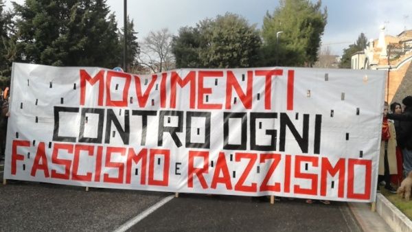 Más de 100.000 personas manifiestan contra el fascismo en Roma