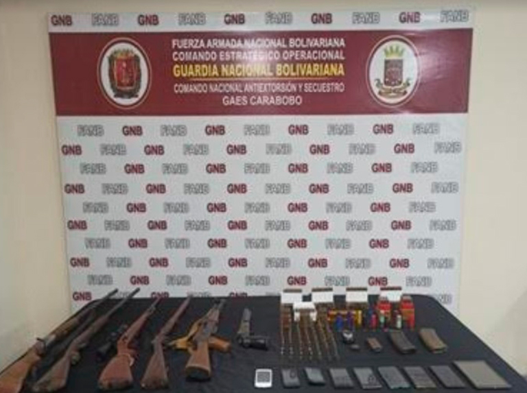 Allanada finca por sospecha de tráfico de armas