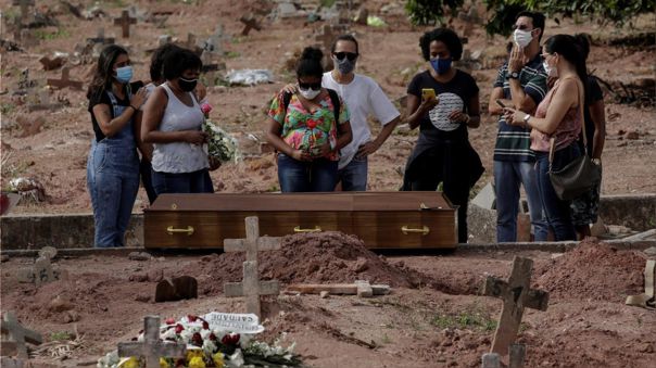 Brasil registra el menor número de muertes por Covid en 19 meses