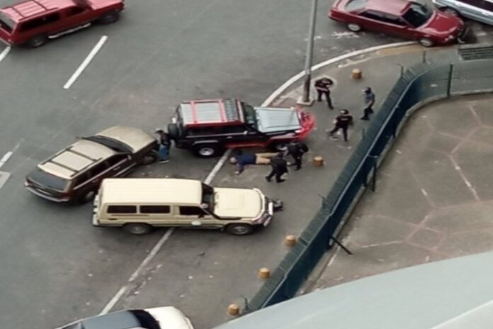 Un muerto tras enfrentamiento policial en Plaza Venezuela