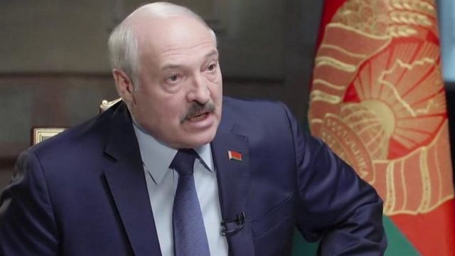 Lukashenko dice que no devolverá por la fuerza a los migrantes
