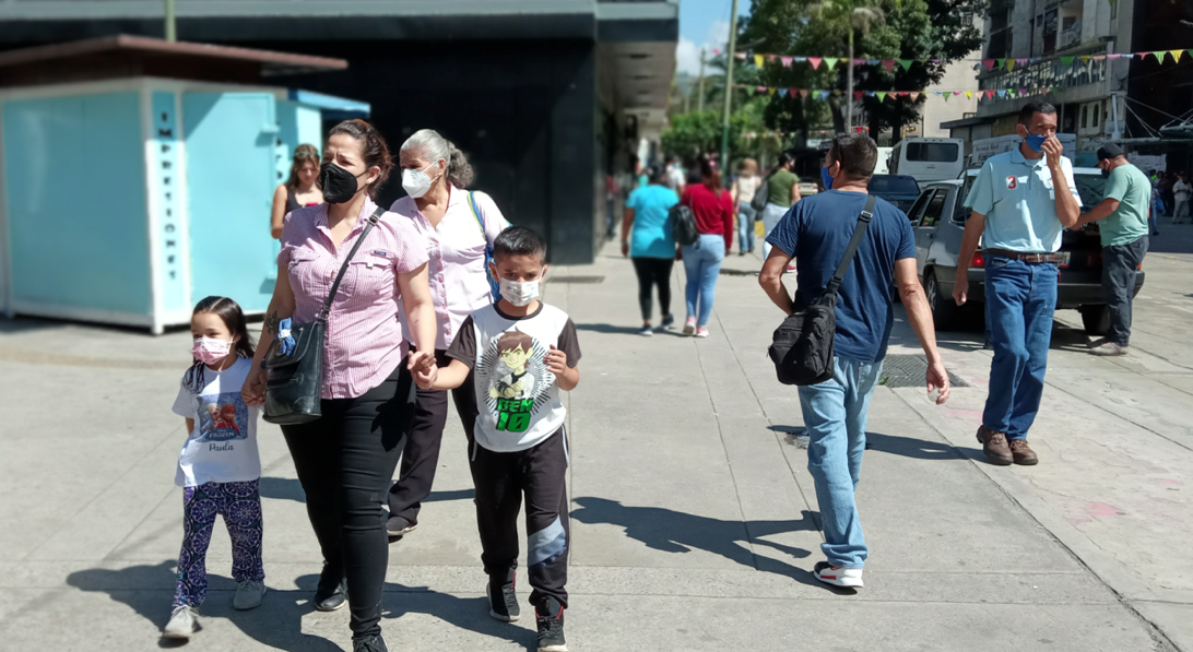 Instan a padres aislar a los niños ante síntomas relacionados al covid