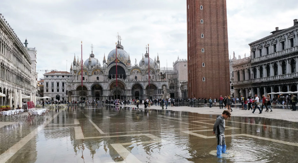 Venecia se prepara a una nueva marea alta