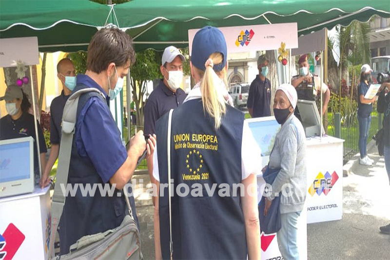 Observadores de la UE supervisan organización de elecciones en Miranda