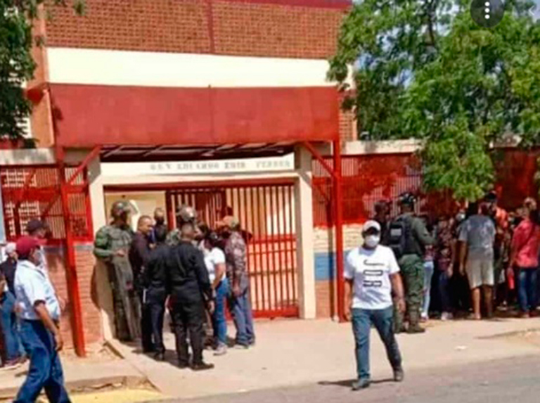 Un muerto y dos heridos cerca de centro de votación